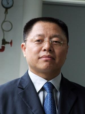 ��?zh��)��|